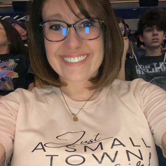 Meet your Posher, Susan - Picture 2 of 3